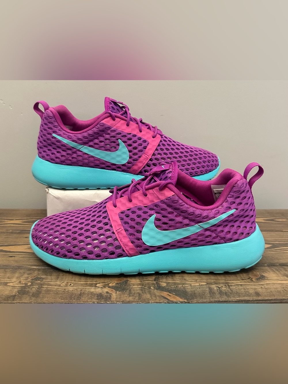 Nike Roshe One Flight Weight Shoes Hyper Violet/Hyper Turquoise 6Y or Women 7.5